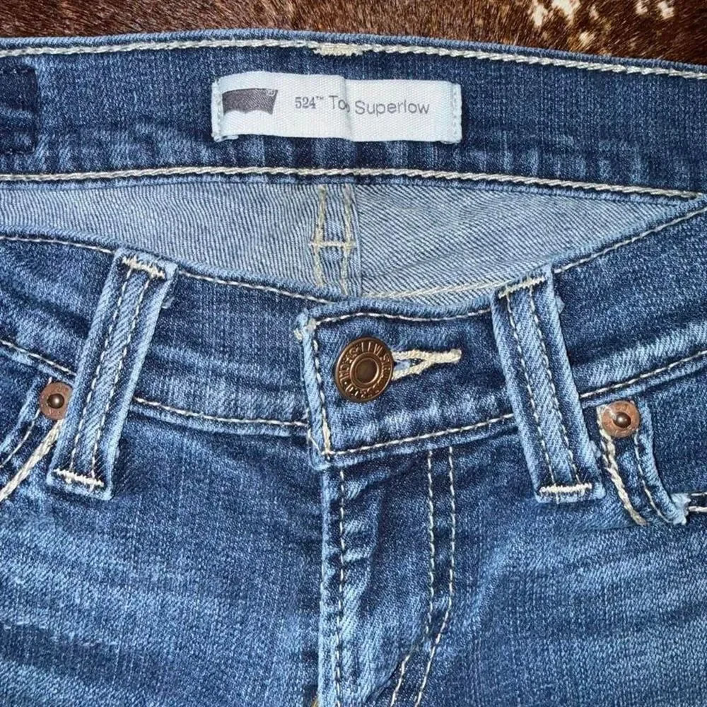 Levi-s Women's Blue and Navy Jeans